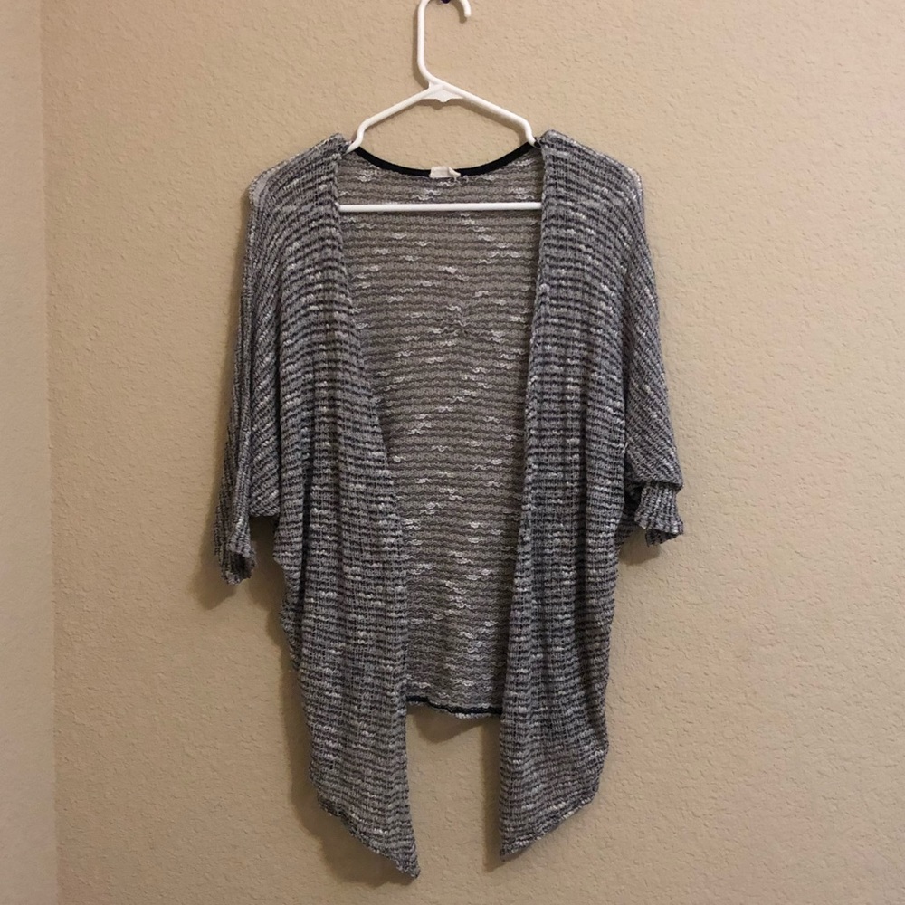 Half-sleeve cardigan